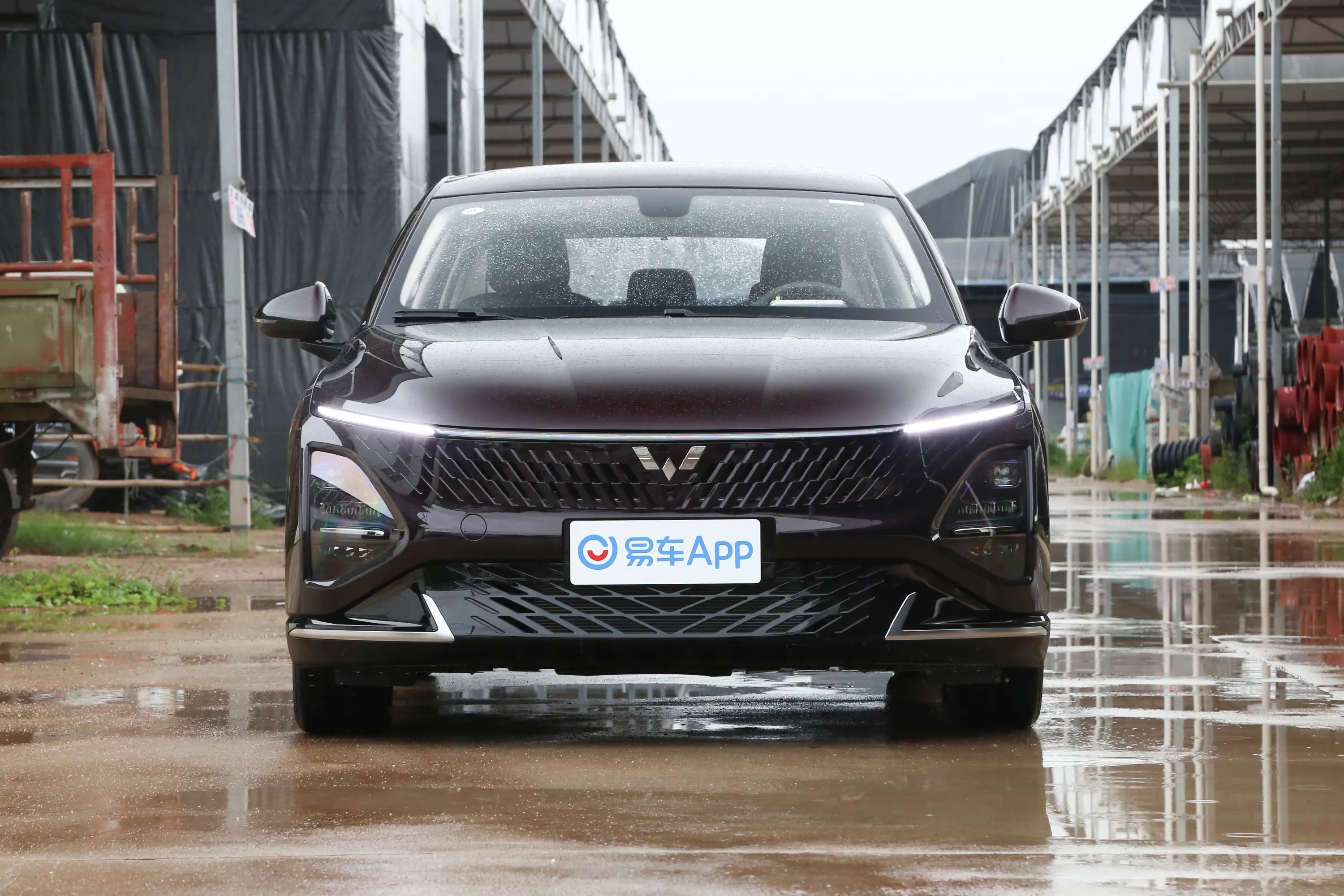 五菱星光插电混动 共创版 1.5L 150km 标准型正前水平