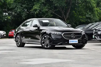 2024款 奔驰E级 改款 E 300 L 运动时尚型外观