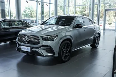 2024款 奔驰GLE轿跑 GLE 450 4MATIC 轿跑SUV 时尚型外观