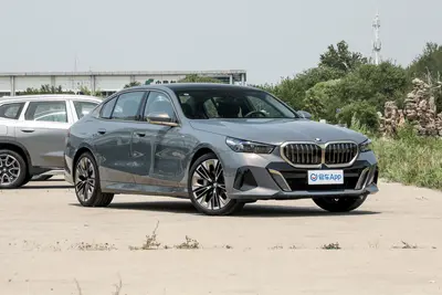 2024款 宝马5系 530Li 尊享型 M运动套装外观