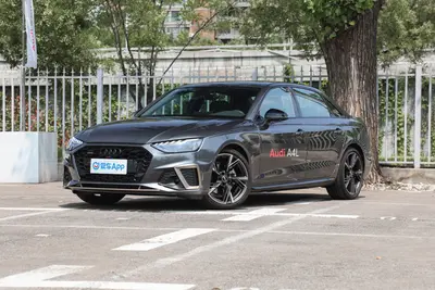 2024款 奥迪A4L 40 TFSI quattro RS套件燃速型外观