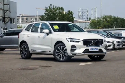 2025款 沃尔沃XC60 B5 四驱智远豪华版外观