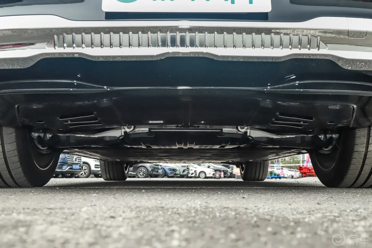 迈巴赫EQS SUV680 礼尚版后悬架整体