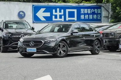 2024款 奔驰E级 改款 E 260 L 运动型外观