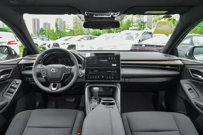 2024款 亚洲龙 2.0L 进取版内饰