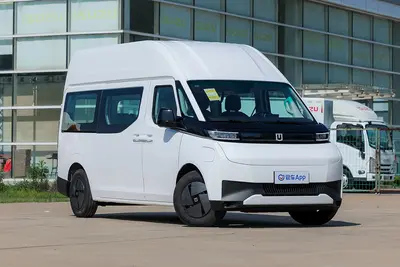 2024款 远程超级VAN 340km 中轴高顶智富版 68kWh 6/7座外观