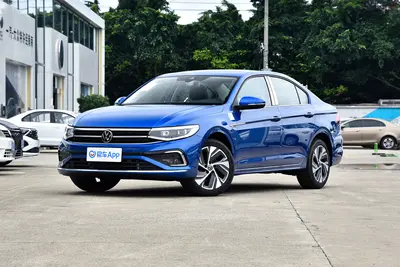 2024款 宝来 300TSI 双离合尊行版外观