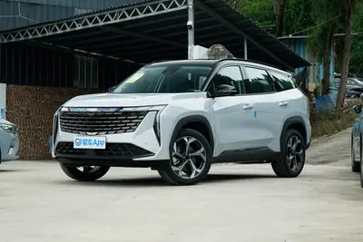 2024款 博越L 1.5T 尊贵版外观