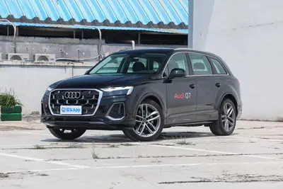 2024款 奥迪Q7 45 TFSI quattro S line运动型 7座外观