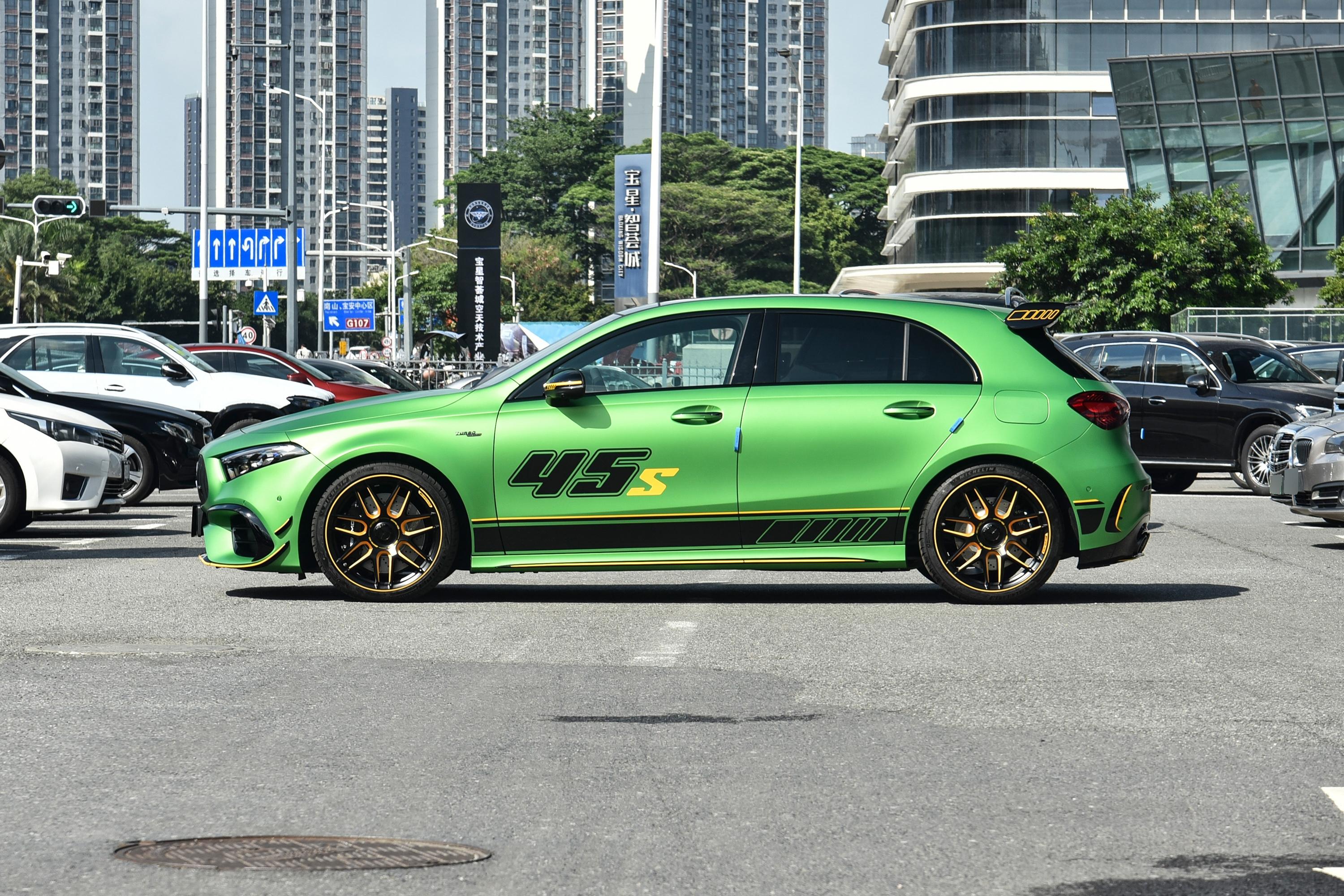 【奔驰A级 AMG(进口)AMG A 45 S 4MATIC+ 魔焰绿特别版正侧车头向左水平图片-汽车图片大全】-易车