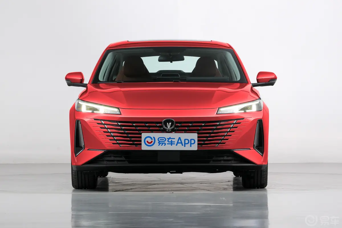 逸动1.5T GDI 双离合旗舰型正前水平