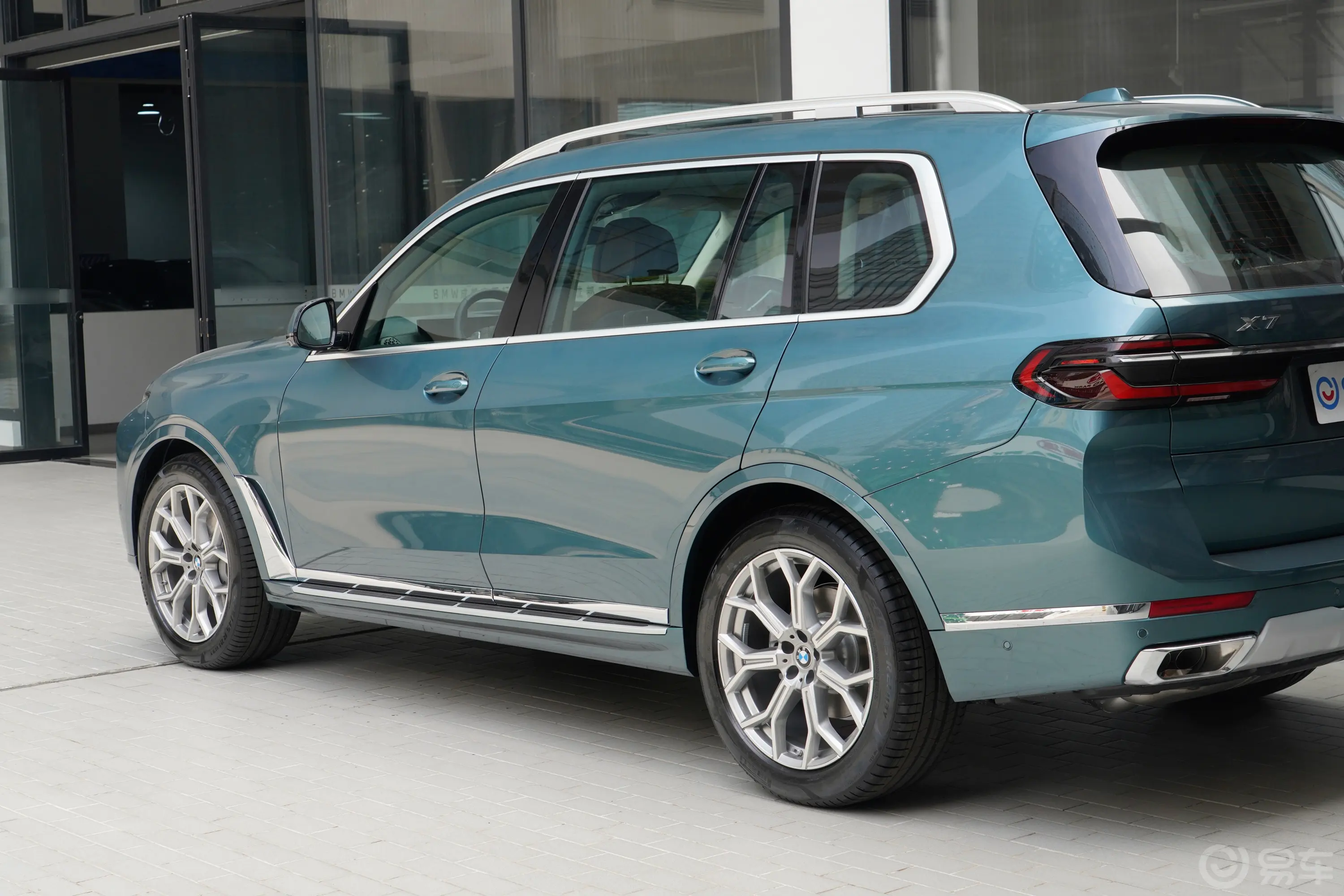宝马X7xDrive40i 领先型 豪华套装外观细节
