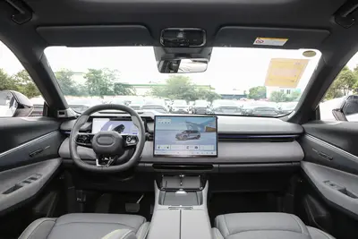 2025款 领克08 EM-P 1.5T 245km 前驱超长续航Halo内饰