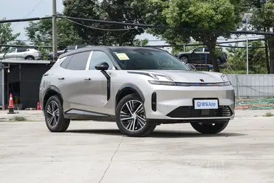 2025款 领克08 EM-P 1.5T 245km 前驱超长续航Halo外观