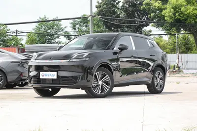 2025款 领克08 EM-P 1.5T 120km 前驱长续航Pro外观