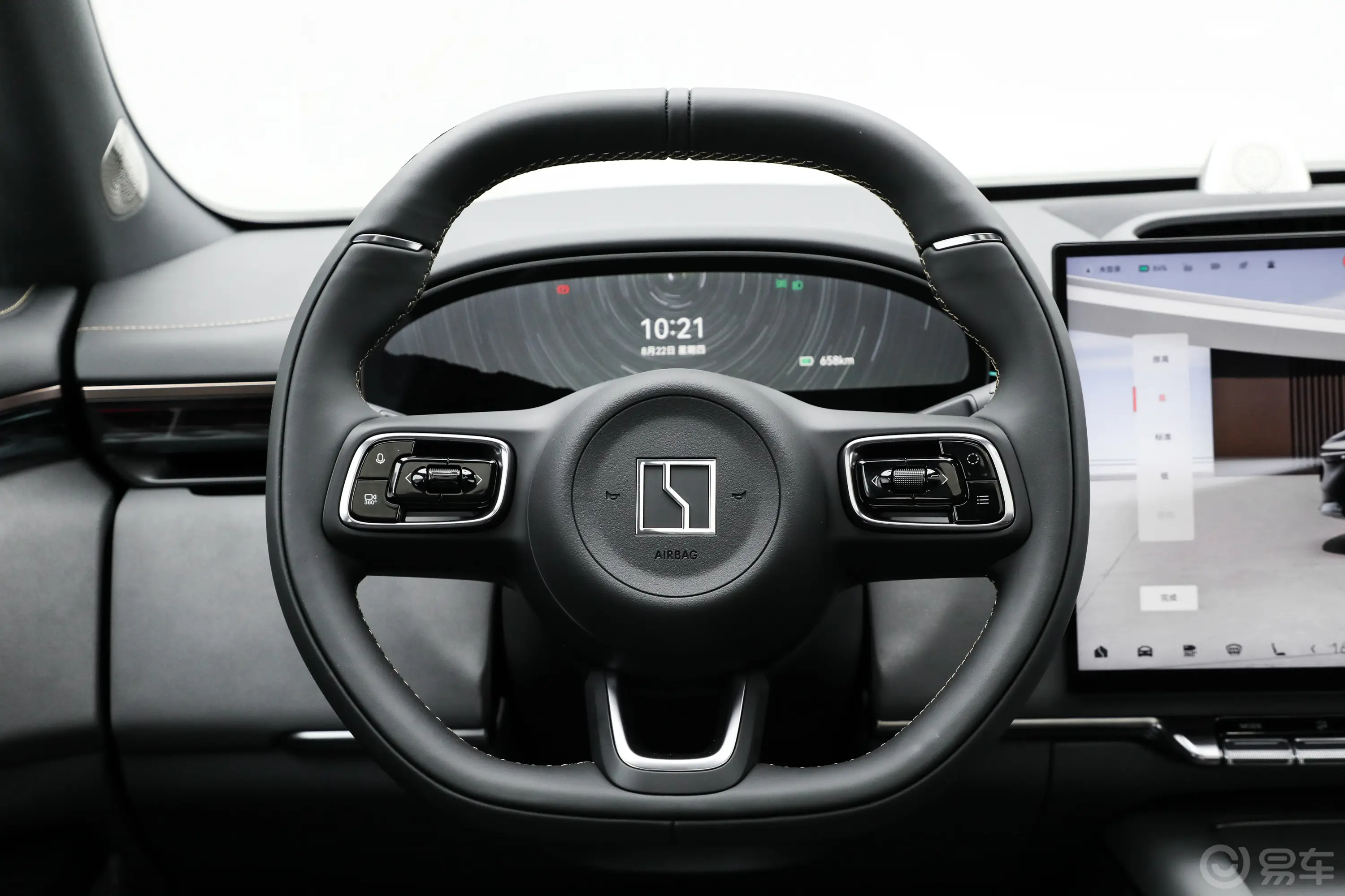ZEEKR 7X780km 后驱长续航智驾版方向盘