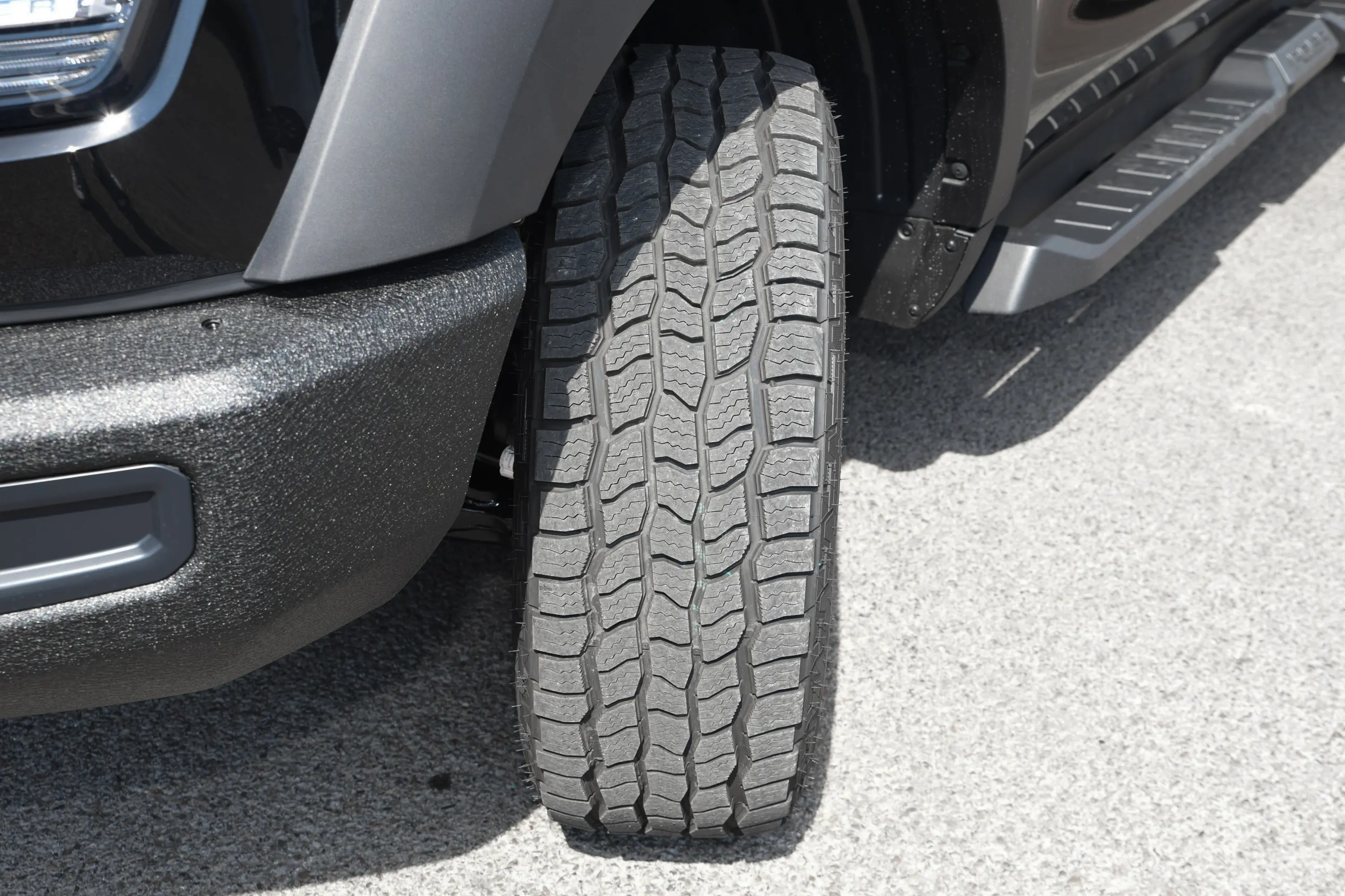 山海炮2.4T 穿越版 柴油轮胎花纹