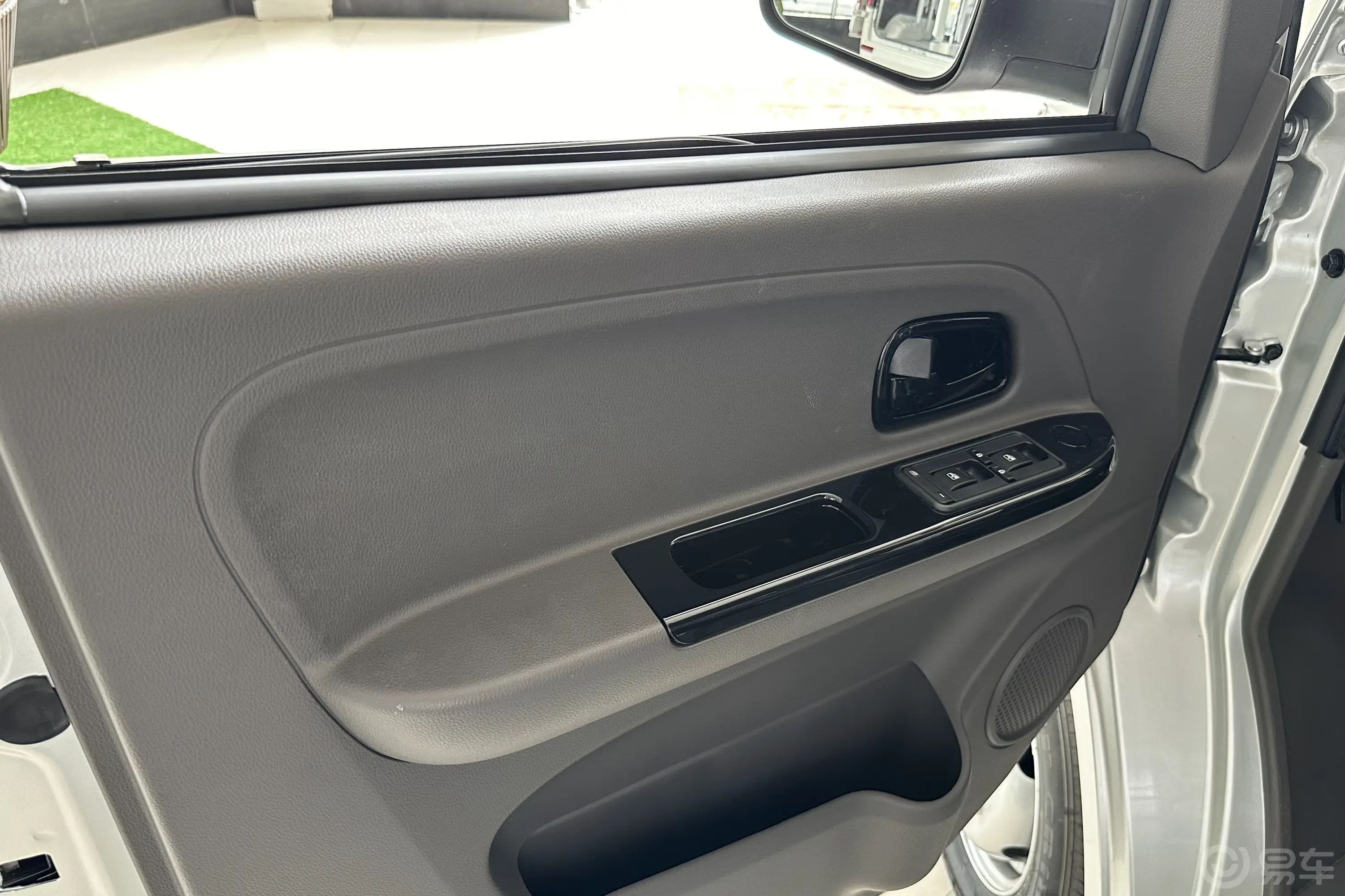 星海狮快运王V21.6L 栏板车前排