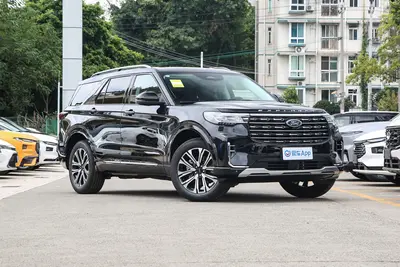 2024款 探险者 EcoBoost 285 四驱钛金版 6座外观
