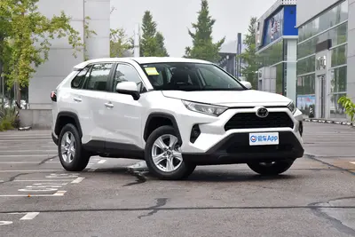 2024款 RAV4荣放 2.0L 两驱都市版外观