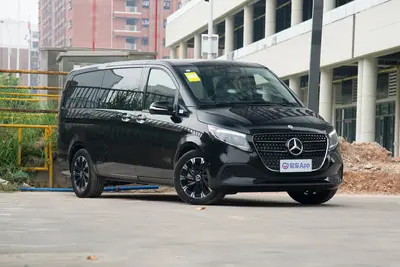 2024款 奔驰V级 V 300 领航版外观