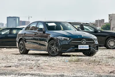 2025款 奔驰C级 C 260 L 皓夜运动版外观