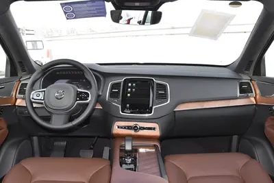 2025款 沃尔沃XC90 B5 智行豪华版 5座内饰
