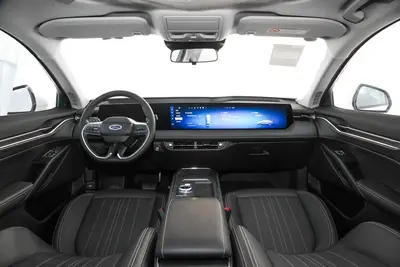 2025款 蒙迪欧 2.0T EcoBoost 豪华型内饰