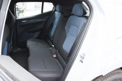 2025款 沃尔沃EX30 410km 后驱Core空间