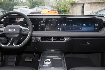 2025款 蒙迪欧 1.5T EcoBoost 豪华型内饰