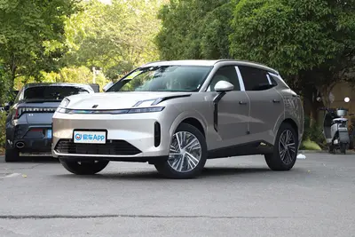 2025款 领克08 EM-P 1.5T 245km 前驱超长续航Pro外观