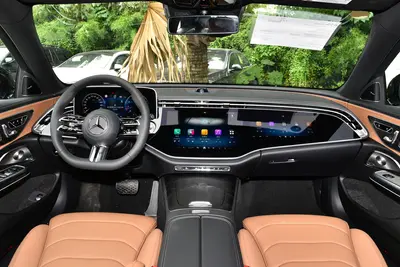 2025款 奔驰E级 E 300 L 运动豪华型内饰