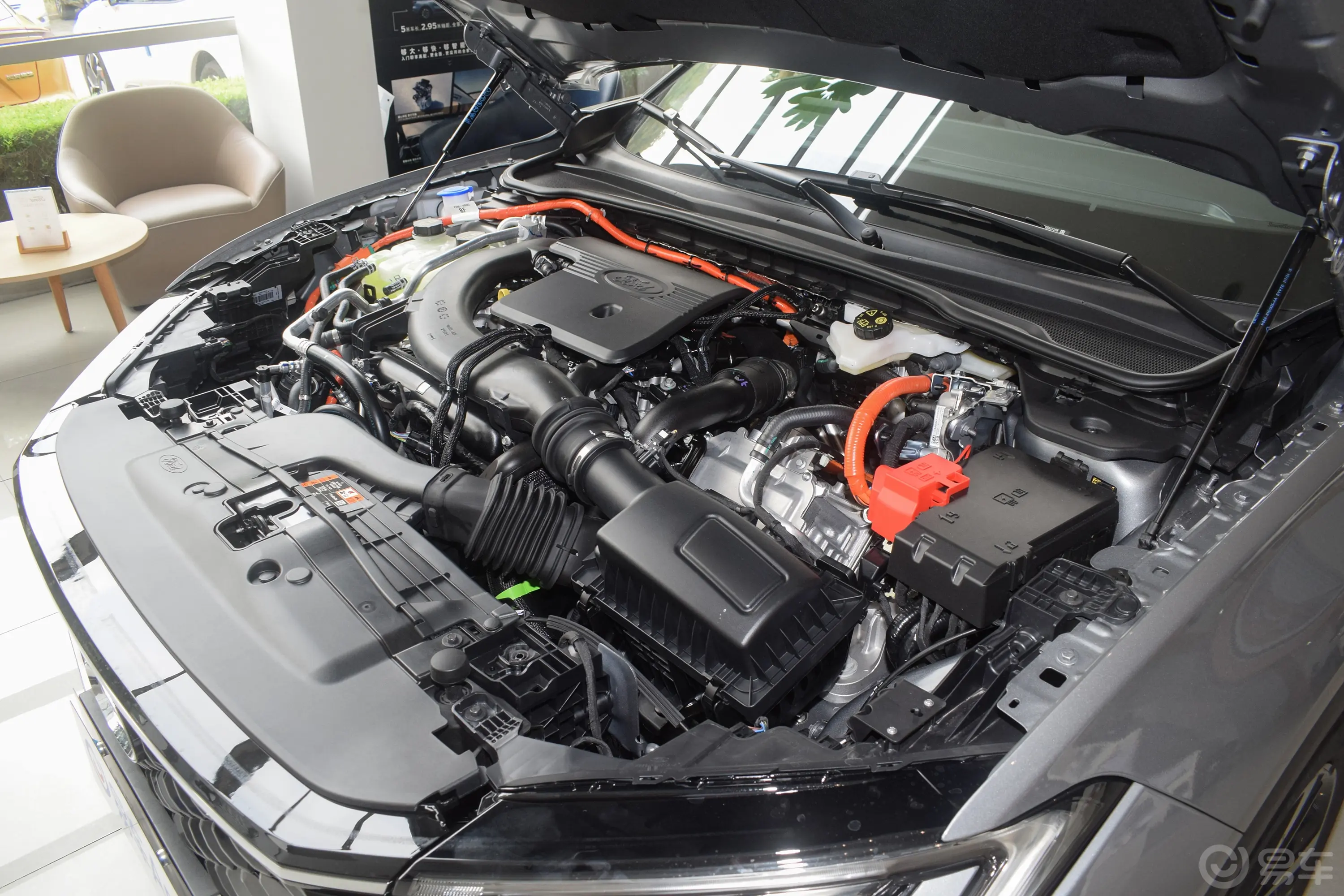 蒙迪欧E-混动 2.0T EcoBoost 运动版动力底盘