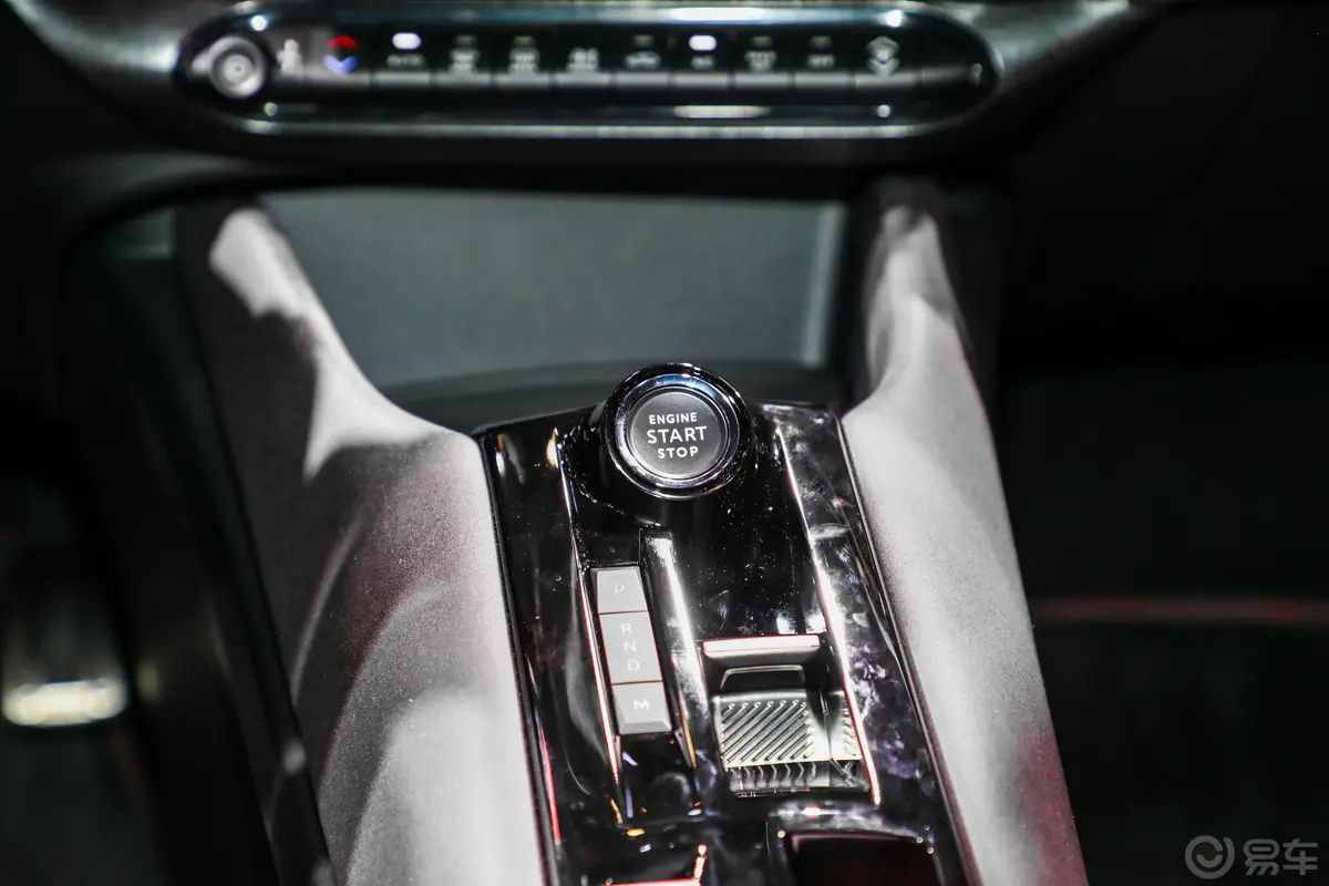 Junior1.2T 标准版前排