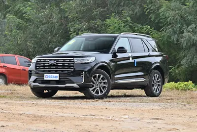 2024款 探险者 EcoBoost 285 四驱风尚plus版 7座外观