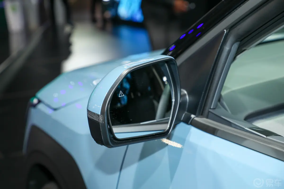 起亚EV3标准版外观