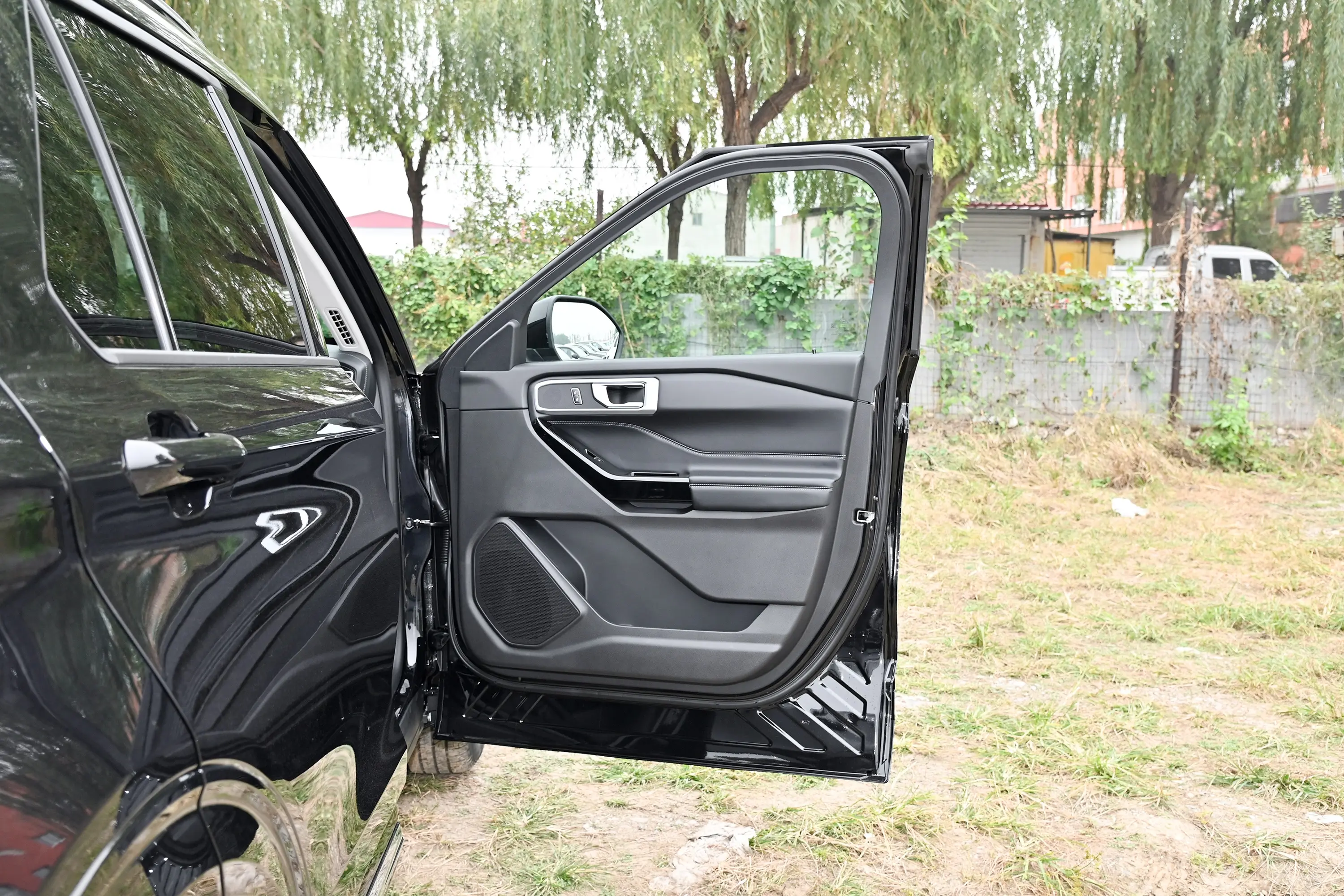 探险者EcoBoost 285 四驱风尚plus版 7座副驾侧前车门