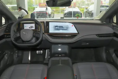 2024款 红旗EH7 荣耀版 820km 后驱820 Pro内饰