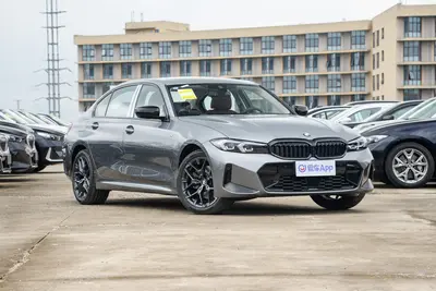 2025款 宝马3系 330Li M运动曜夜套装外观