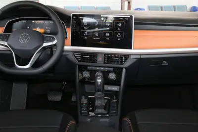 2025款 宝来 200TSI 双离合悦行导航版内饰