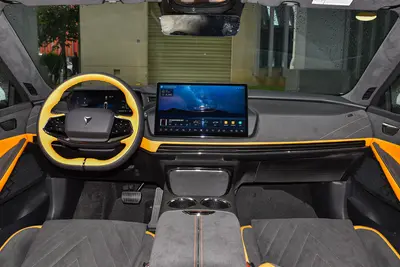 2025款 深蓝SL03 纯电版 530km 运动型内饰