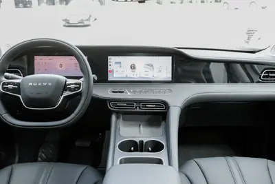 2025款 荣威D7 插电混动 1.5L 125km 世界冠军版内饰