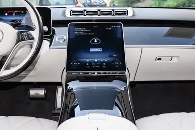 2025款 迈巴赫S级 S 480 4MATIC内饰