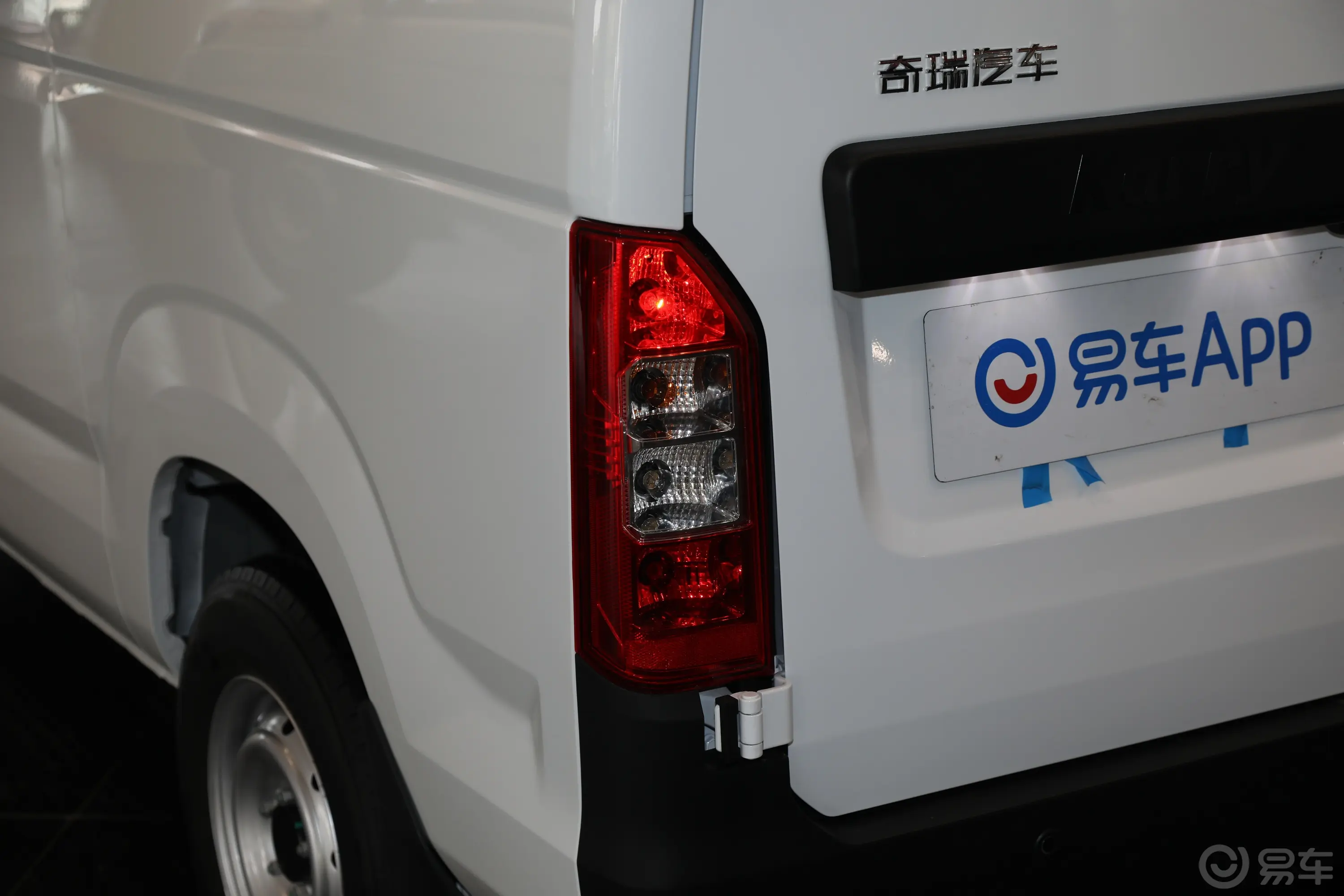 江豚E5268km 客运创业版 6座外观