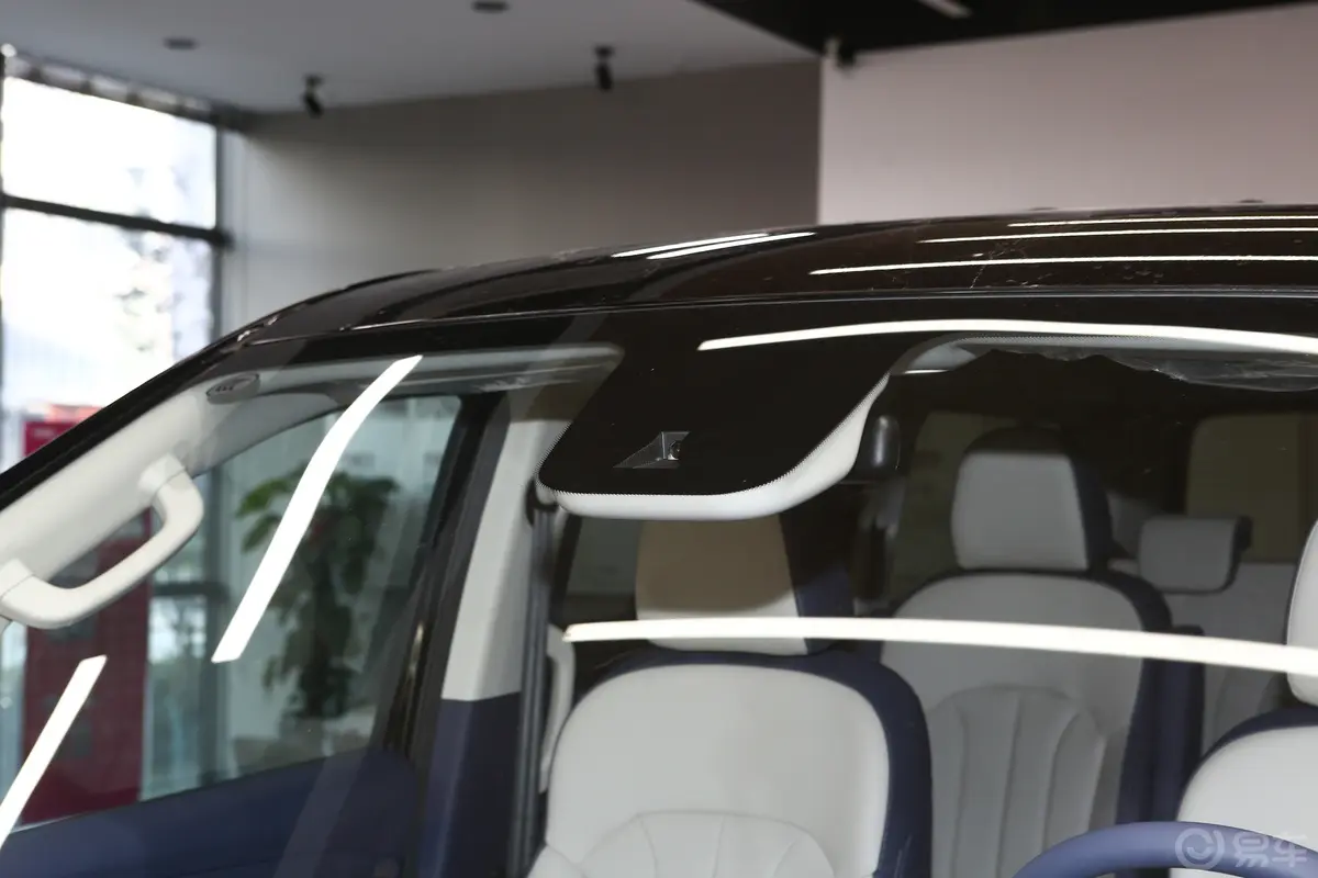 锐胜王牌M72.0L 自动长轴旗舰版 7座外观细节