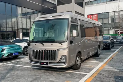 2024款 红旗国悦 3.0T 豪华版 17座外观