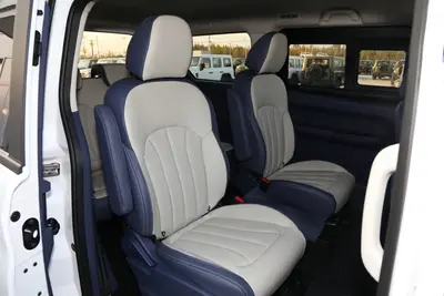 2025款 锐胜王牌M7 2.0L 手动标轴豪华版 7座空间