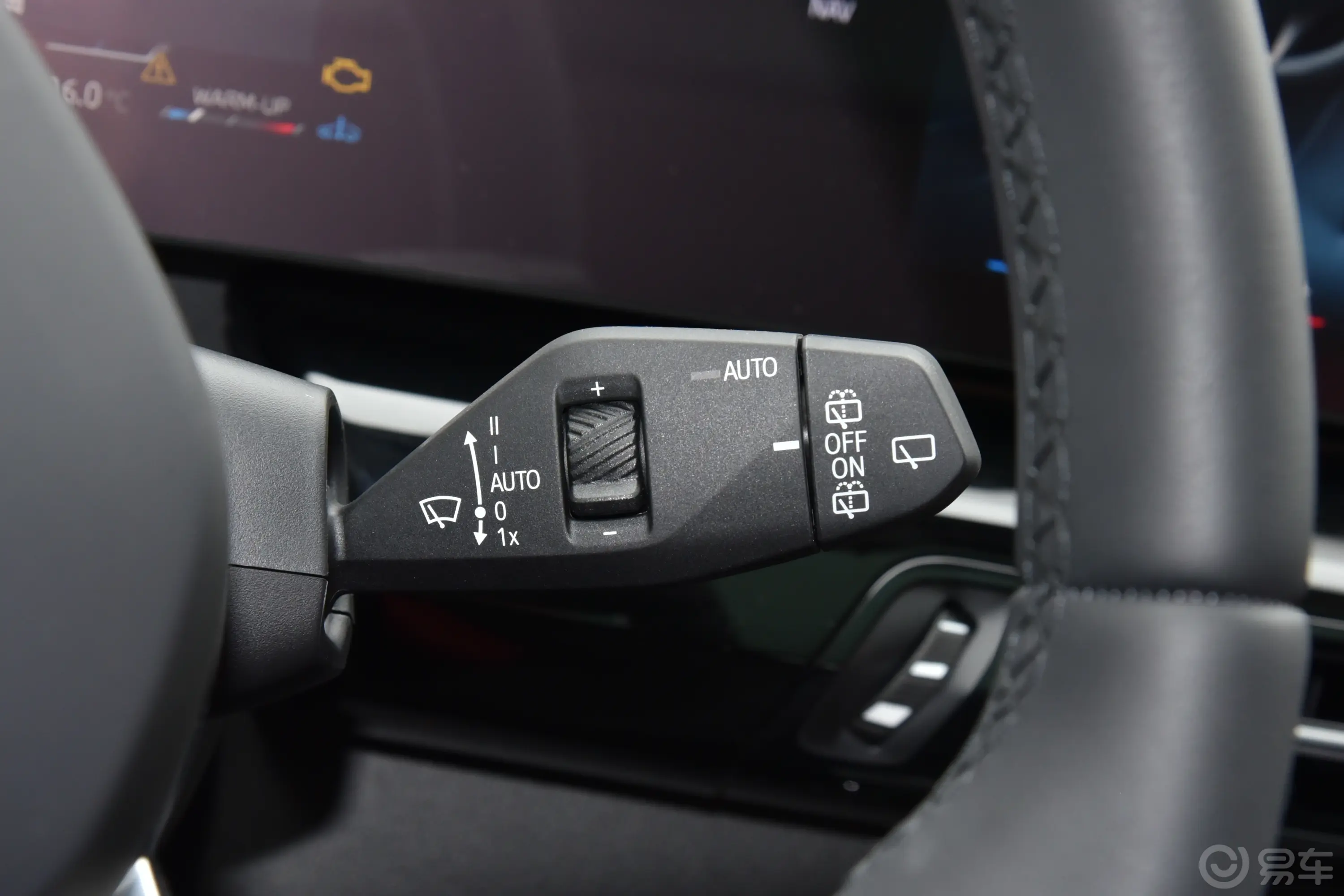 宝马X1sDrive20Li X设计套装主驾驶位