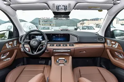 2025款 奔驰GLE GLE 450 4MATIC 时尚型内饰