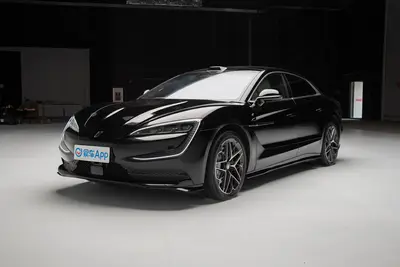 2025款 仰望U7 纯电版 720km 豪华版 5座外观